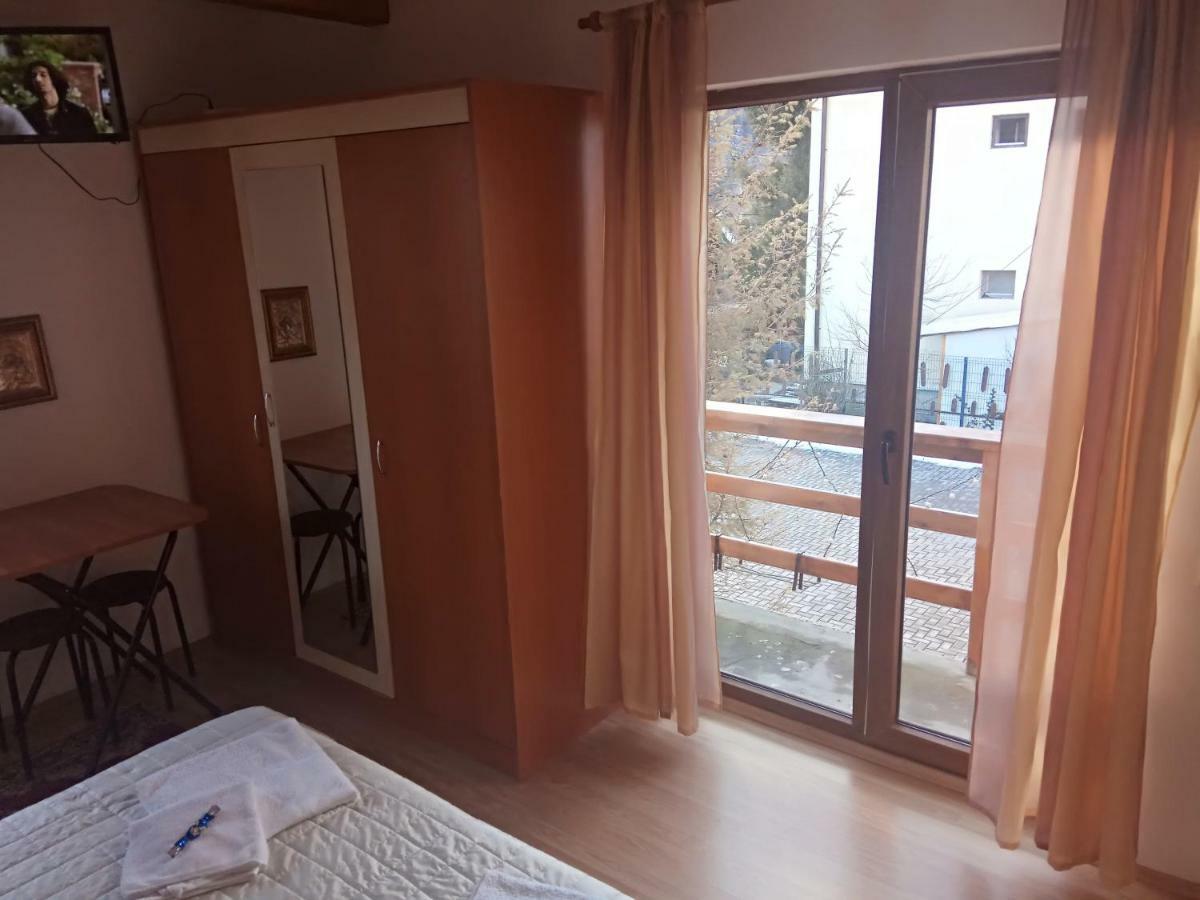 Casa Alexandru Hotell Azuga Exteriör bild